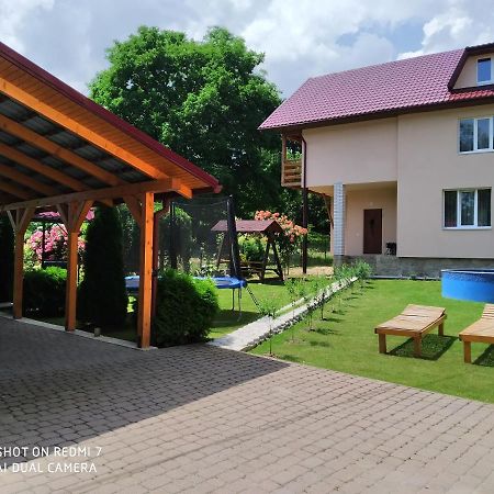 Апартаменти с двома спальнями і кухнею Яремче Екстериор снимка