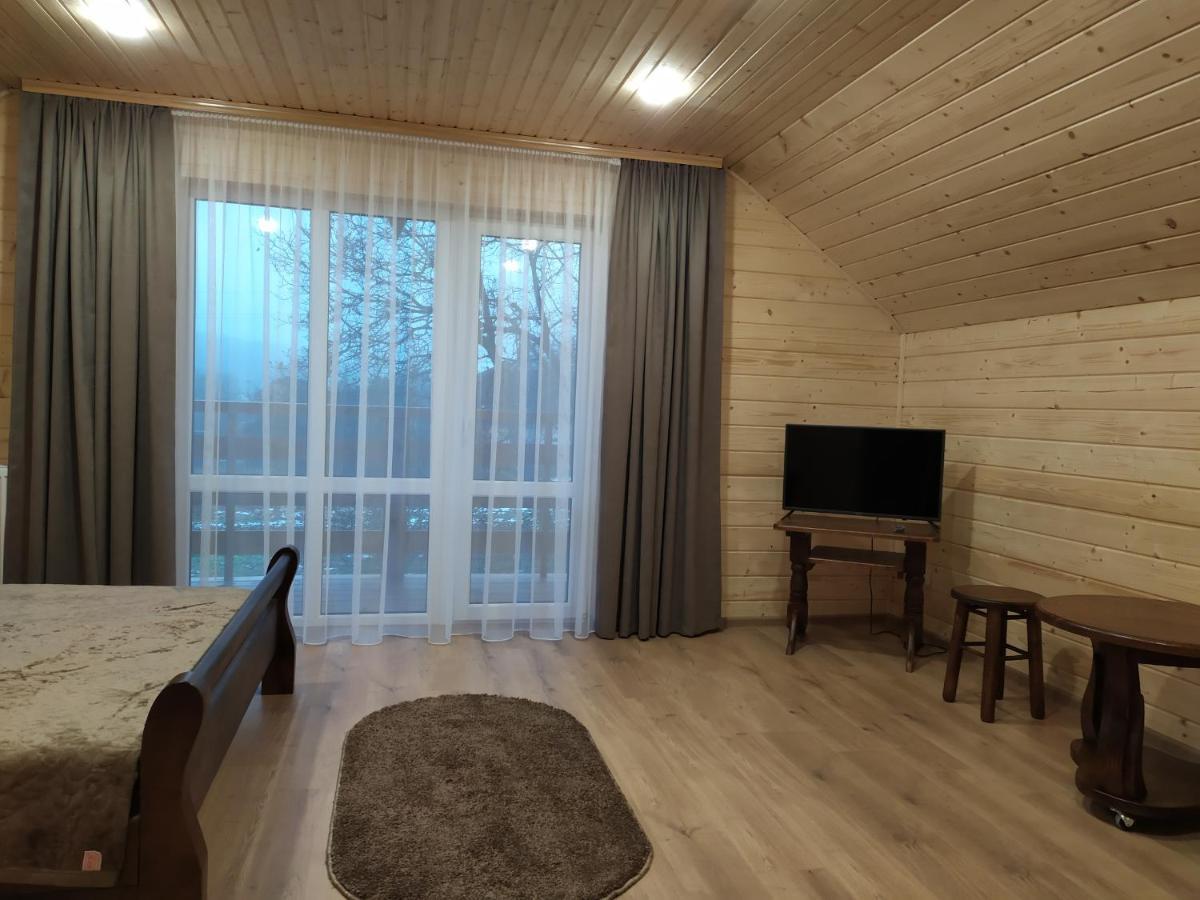Апартаменти с двома спальнями і кухнею Яремче Екстериор снимка