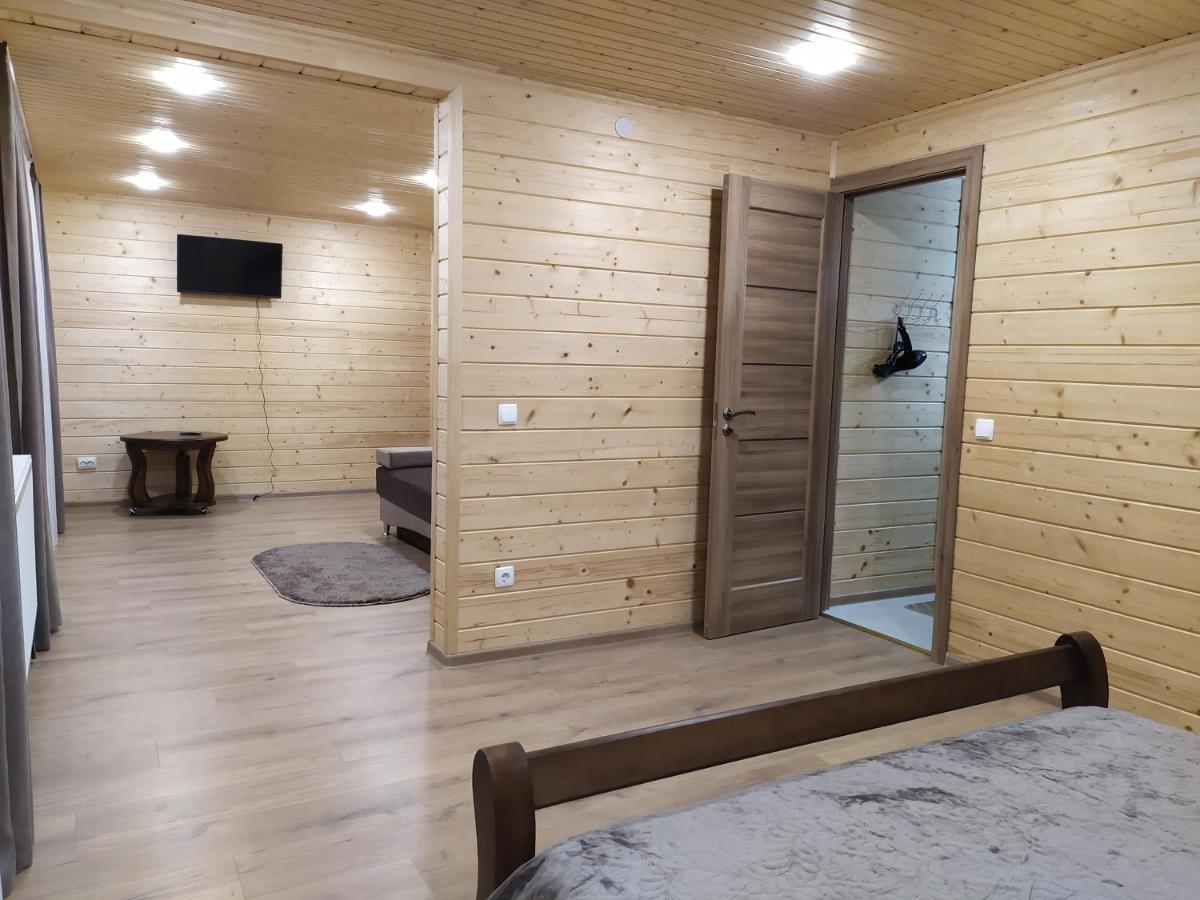 Апартаменти с двома спальнями і кухнею Яремче Екстериор снимка